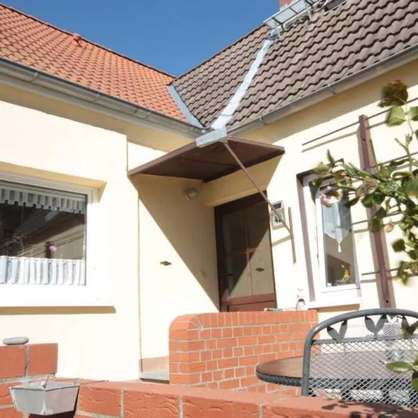 Boddenblick - Ferienwohnung mit Gartennutzung in Grieben Hiddensee, hotell i Grieben