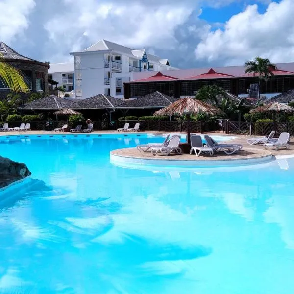 Studio avec GRANDE PISCINE, PLAGE Cannelle Caraïbes, hotel a Saint-François
