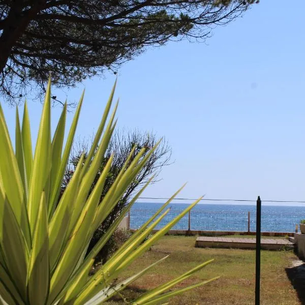 Villa au bord de mer, avec vue mer et accès plage – hotel w mieście San-Nicolao