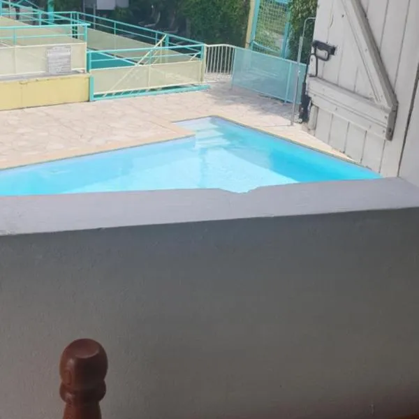El Rancho, hotel v destinaci Grand-Bourg