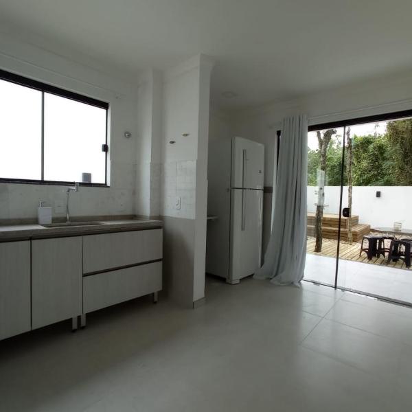 Casa com dois pavimentos nova, em Mariscal - Foto 4