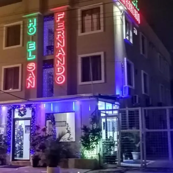 Hotel San Fernando: El Cerrito şehrinde bir otel