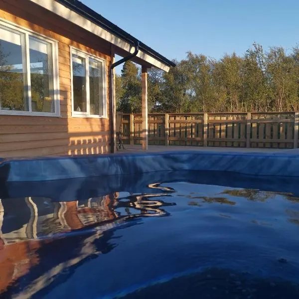 Hotel Kjarnalundur- Aurora Dream - Lodges and Rooms, hotel v destinaci Akureyri