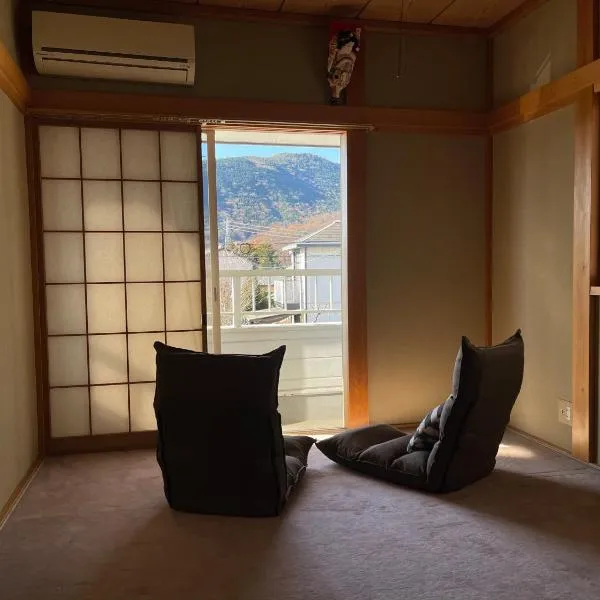 次郎の家、笛吹市のホテル