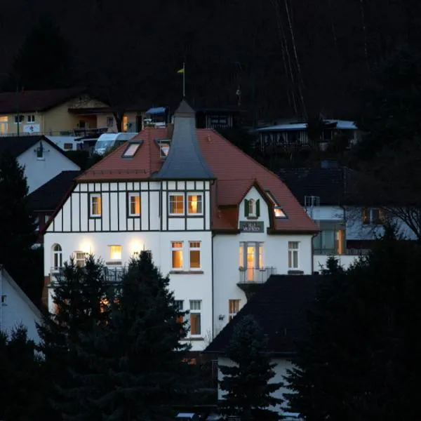Villa Waldfrieden - Design trifft Budget, ξενοδοχείο σε Annweiler am Trifels