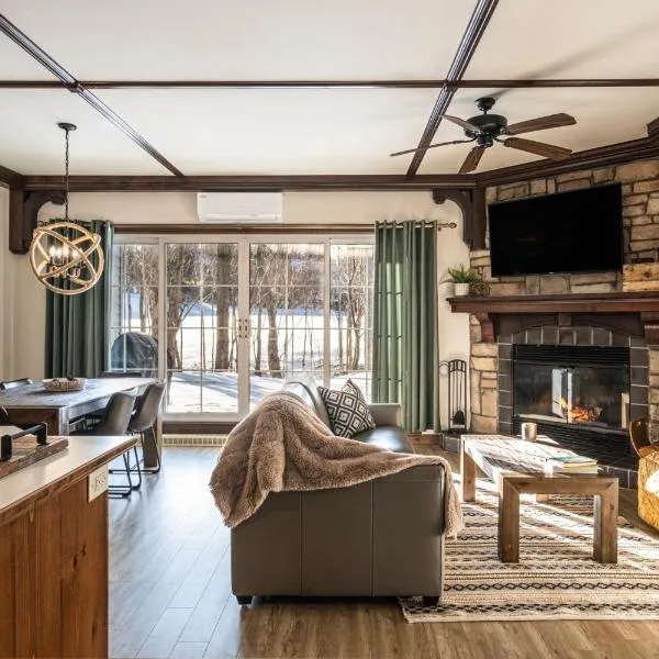 Le Sous-Bois (Les Manoirs) Mont-Tremblant, hotel in Mont-Tremblant