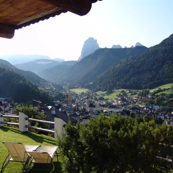 Cësa Marmolada 1318, hotel v destinaci Ortisei