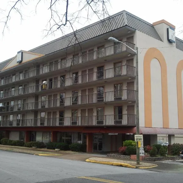 Studio 9 Inn & Suites, hotel in Decatur