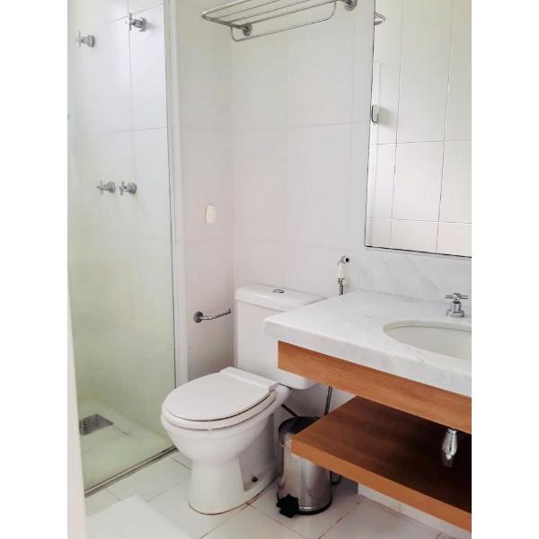 Flat TOP e PERFEITO inteiro na Barra da Tijuca com cozinha, lavanderia, GARAGEM e wi fi - Foto 3