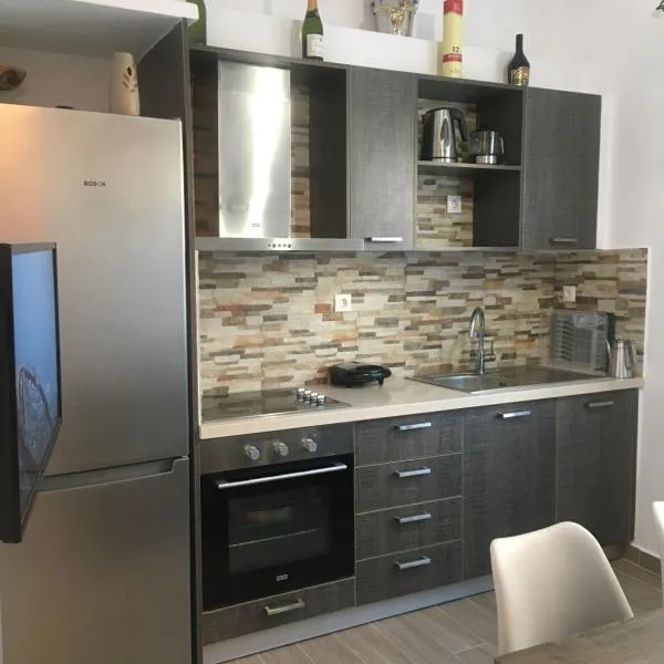Modern & comfortable house in the city center, hotel v destinácii Ermoupoli
