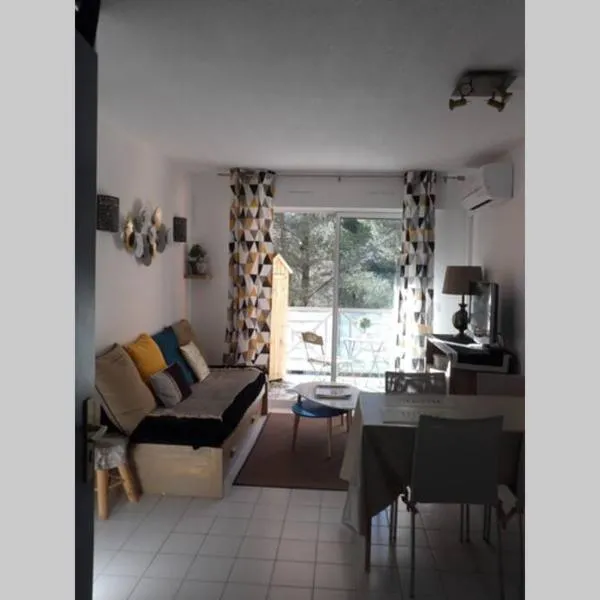 Appartement T2 dans résidence avec piscine et tennis, viešbutis mieste Sen Rafaelis