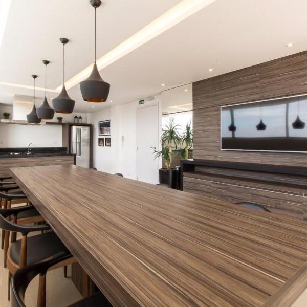 609-Apartamento Encantador, com 1 vaga de GARAGEM, Todo Mobiliado e Decorado, Edificio com Academia, Lavanderia, Excelente localização no Rebouças, Proximo ao Batel e Centro - Foto 4
