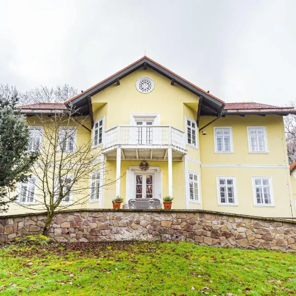 Lovecký zámeček pod Milešovkou, hotel in Teplice