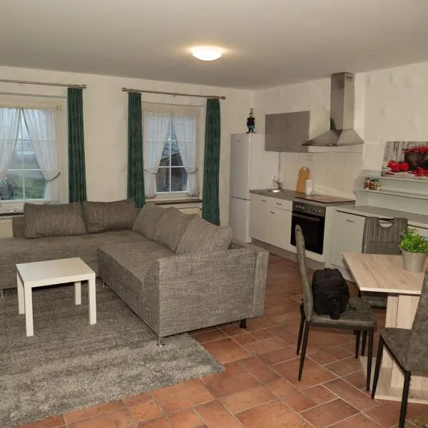 Ferienwohnungen Hirschen Lottstetten, hotel a Lottstetten