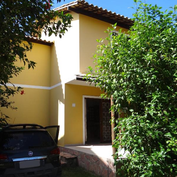 Casa confortável completa em condomínio