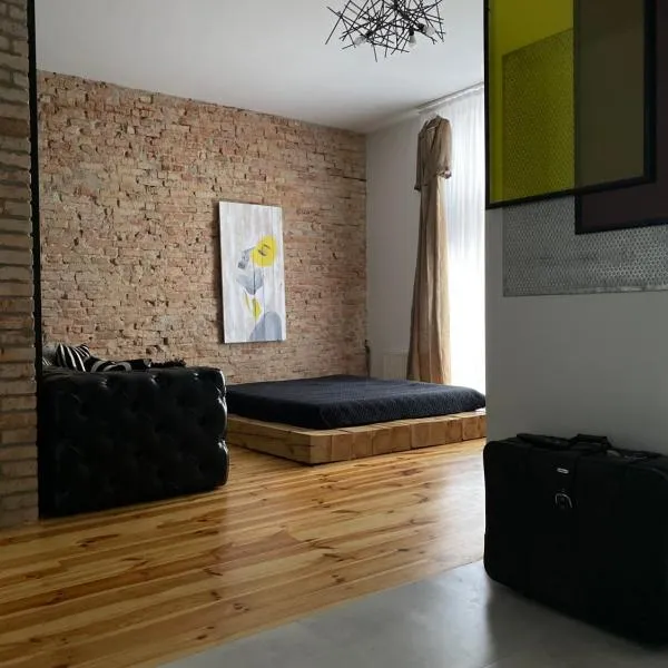 Smolynja stail, hotel en Ternópil