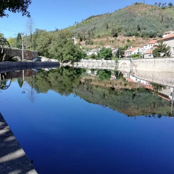 Casarão do Alva, מלון בPenalva de Alva