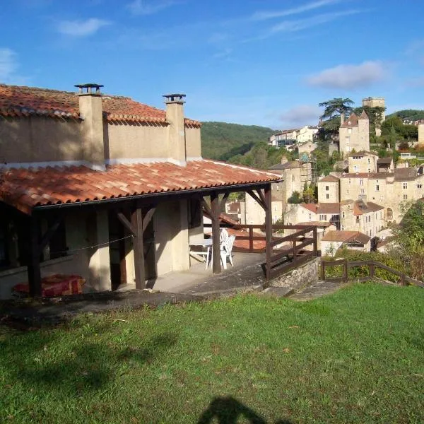Charmante maison à Puy-l'Évêque avec jardin et balcon, hotel in Puy-lʼÉvêque