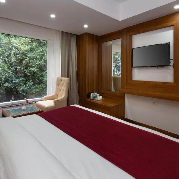 Hotel Wild Wood - 5 Minutes Walk to Mall Road photo 2