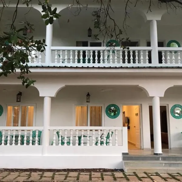 BaywoodGoa -200 meters from Morjim Beach, hótel í Morjim
