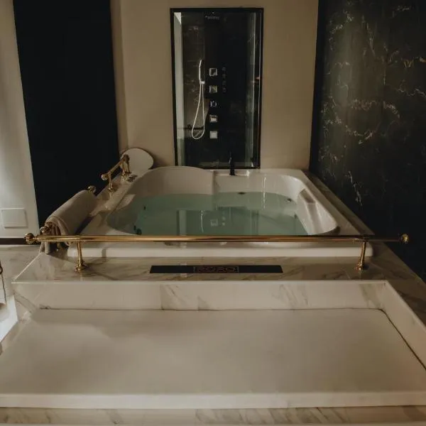 Royalroom-relaxing spa & luxury apartments, hotel in Lido di Ostia