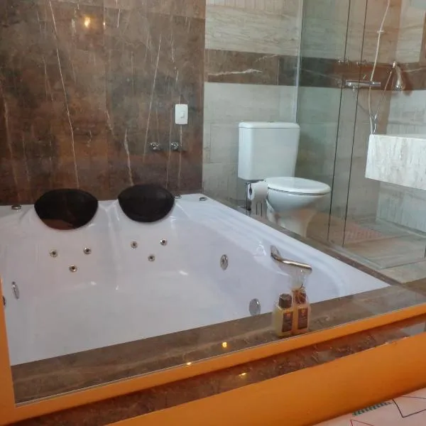 Monte Verde Inn Suítes com Hidromassagem dupla、モンテ・ヴェルデのホテル