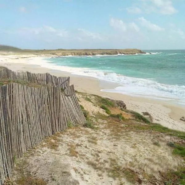 Detached House near beaches, hotel v destinácii Esquibien