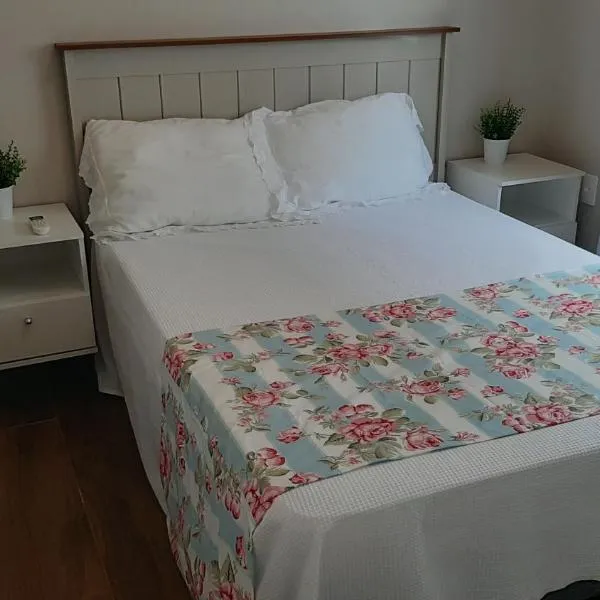 Apartamento inteiro e completo em Tijucas moderno e confortável, hotel em Canelinha