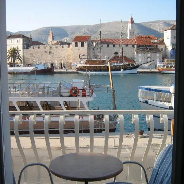 Villa Tudor, hotel v Trogiru