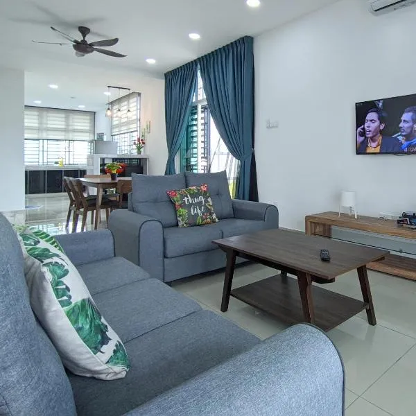 Desaru Comfy Home with Netflix Near Beach, Waterpark & BBQ, hotel in Kangkar Papan