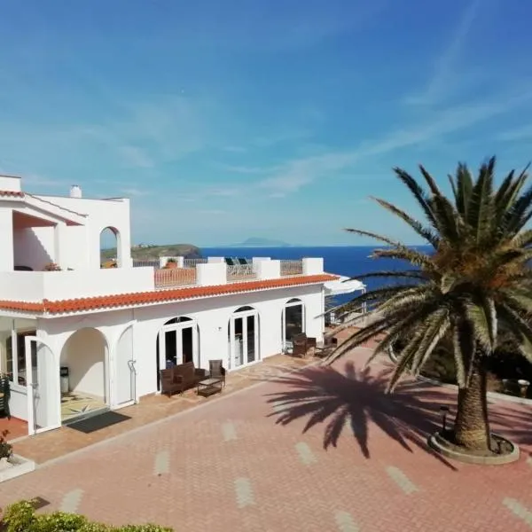 Hotel Calabattaglia, hotel v destinaci Ventotene