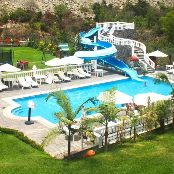 Lunahuana River Resort, hotel v destinaci Lunahuaná