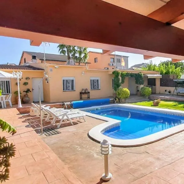 Chalet con piscina privada y barbacoa, hotel din Tarragona