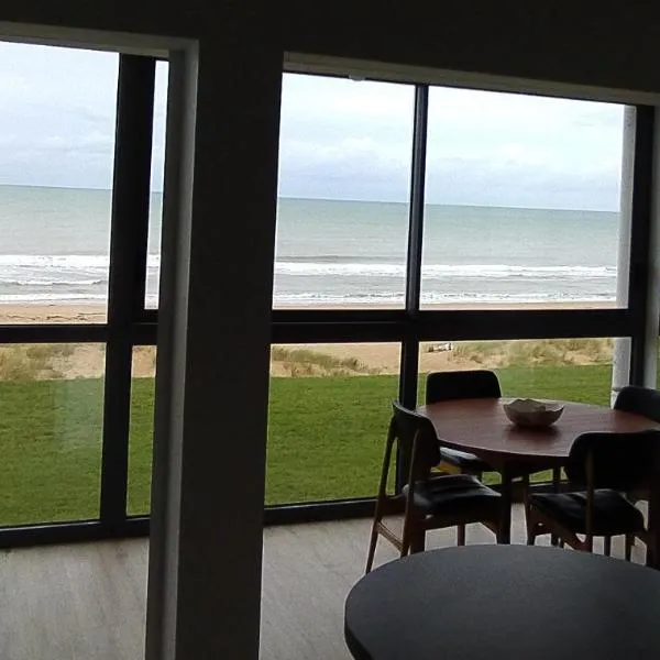 57 M2 LES PIEDS DANS l EAU Cabourg, hotel in Varaville