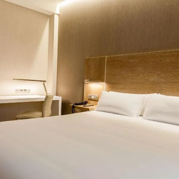 NH Oviedo Principado, hotel v destinaci Oviedo