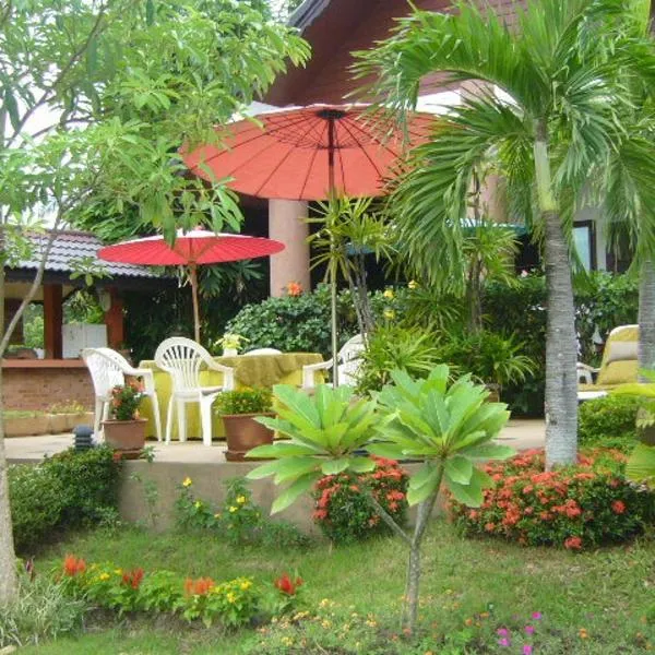 Saku Boutique Homestay, hotel en Saraphi