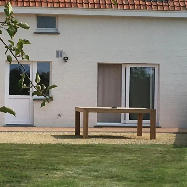 Holiday Home "DEN HUILAERT" Kortemark West Vlaanderen: Kortemark şehrinde bir otel