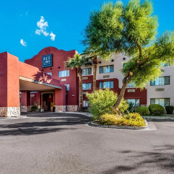 Red Lion Inn & Suites Goodyear, hotel v destinaci Goodyear