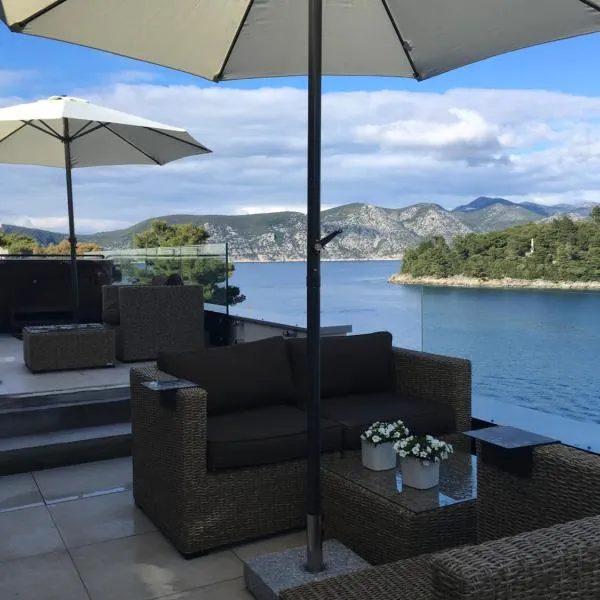 High View-A Seaside Villa With Huge Jacuzzi, hotel v destinaci Račišće