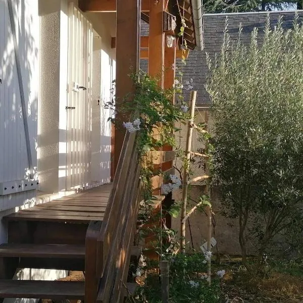 Charmante maisonnette, hotel in Mardié