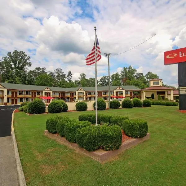 Econo Lodge Inn And Suites - Pilot Mountain, hotel in East Bend
