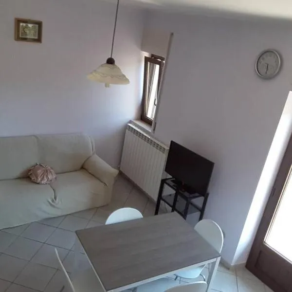 Il Castello - Casa nel cuore dell Abruzzo ideale per relax e montagna, khách sạn ở Prata dʼAnsidonia