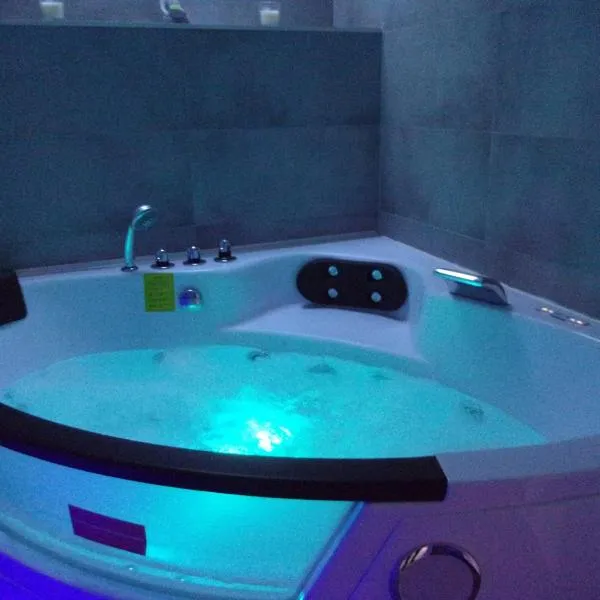 Le bourget - Suite romantique, hotel in Narbonne