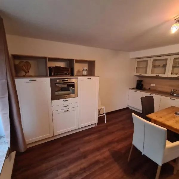 Urlaub am Mittelpunkt. Neue Ferienwohung im alten Mehlager, hotel u gradu 'Niederdorla'