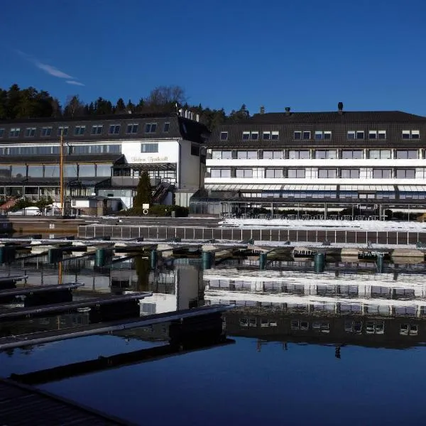 Holmen Fjordhotell, hotel a Nes