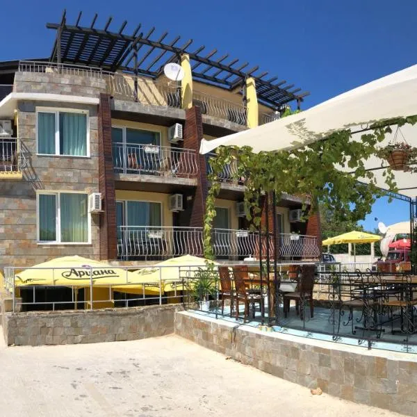 Family Hotel Littoral, hotel in Sozopol