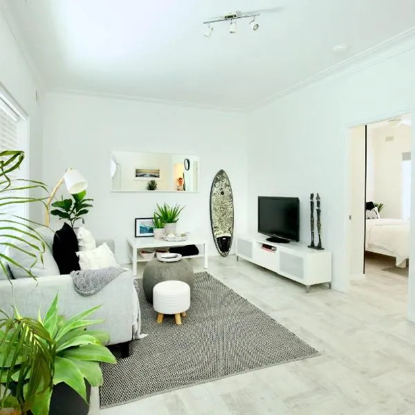 Beautifully renovated quiet unit in Cronulla, hotel en Bundeena