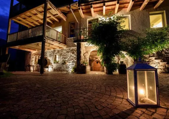 Schwarzhaus, hotel di Monticolo