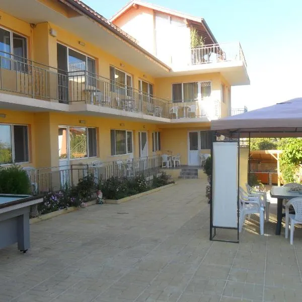 Eleonor Guest House, hotell i Byala