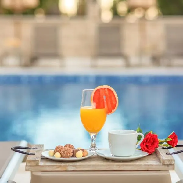 Luxury Apartments Queen, hotel u Petrovcu na Moru